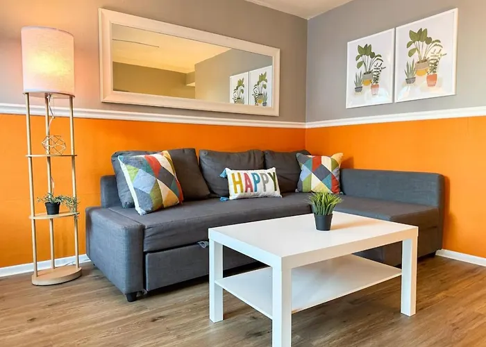 4 Large With 8 Bedrooms And Parking Wifi *