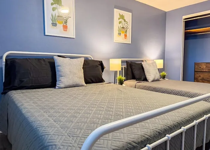 4 Large With 8 Bedrooms And Parking Wifi Apartment