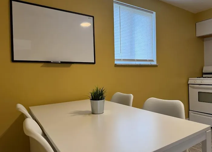 4 Large With 8 Bedrooms And Parking Wifi Apartment